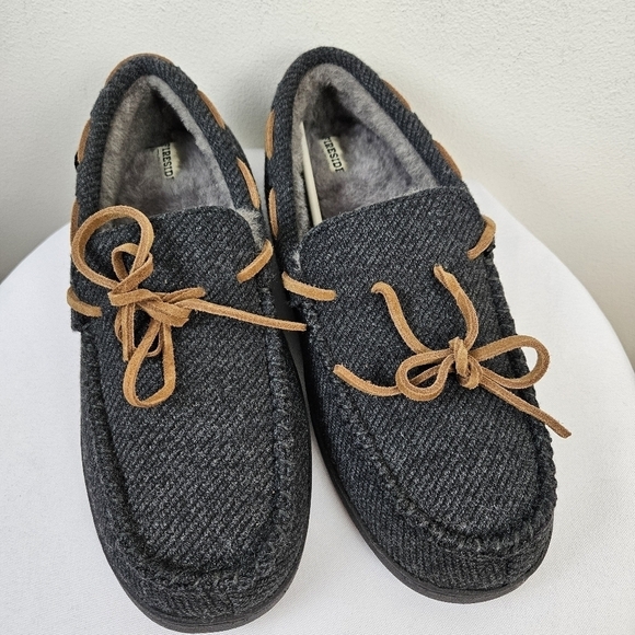 Fireside By Dearfoams Men's Grafton Genuine Shearling Moccasin Slipper 12 New - Picture 3 of 11